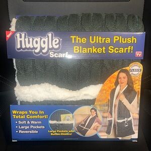 Huggle Ultra Plush Blanket Scarf